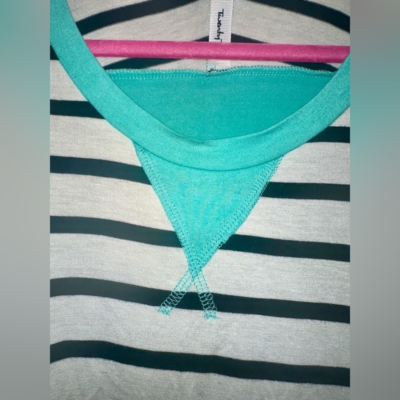 🔹NWOT Black & White Striped Teal Drop Sleeve Oversized Top - Picture 7 of 11